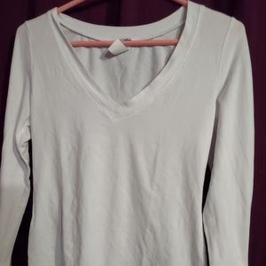 Nwot ladies white v neck long sleeve shirt